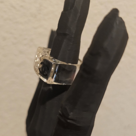 Chanel Lucite CC Logo Crystal Ring - Picture 4 of 8